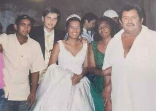 Amor de bus&atilde;o rendeu casamento, mas vida levou marido de K&aacute;tia