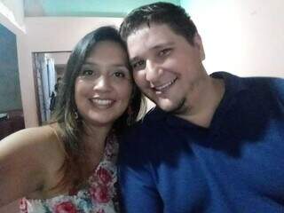 Amor de bus&atilde;o rendeu casamento, mas vida levou marido de K&aacute;tia