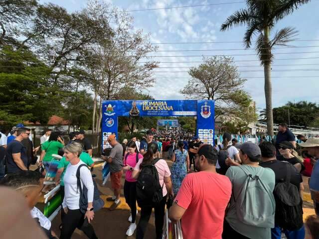 Romaria Diocesana leva 60 mil fi&eacute;is ao Santu&aacute;rio de Nossa Senhora Aparecida