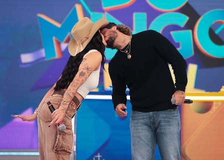 Ana Castela e Z&eacute; Felipe d&atilde;o primeiro beijo p&uacute;blico em programa de TV