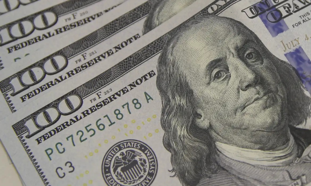 D&oacute;lar cai para R$ 5,46 e bolsa recupera ap&oacute;s duas quedas