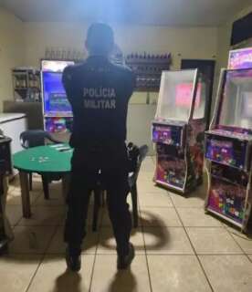 Pol&iacute;cia encontra m&aacute;quinas ca&ccedil;a-n&iacute;queis durante abordagem a monitorado