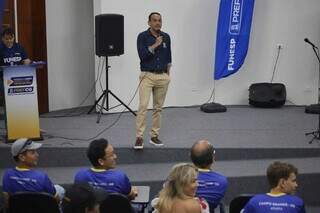 Com hist&oacute;rias de supera&ccedil;&atilde;o, contemplados do Aux&iacute;lio-Atleta recebem uniformes