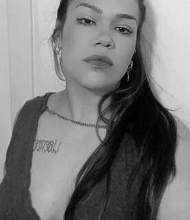 Adolescente &eacute; apreendida por matar mulher a facadas e diz que reagiu a agress&otilde;es