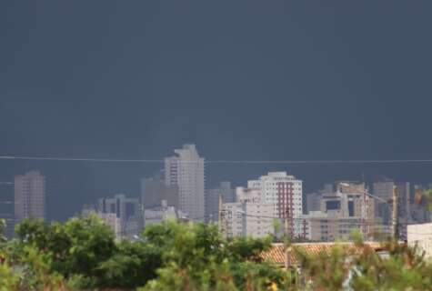 Chuva e vento marcam a segunda-feira em MS, segundo meteorologista 