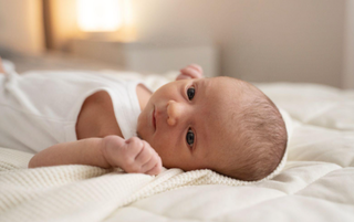 Bebê de 2 meses: saiba como acompanhar o desenvolvimento Bebê de 2 meses: saiba como acompanhar o desenvolvimento
