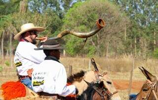 Há 20 anos, cavalgada exalta homem do campo e cultura de peões Há 20 anos, cavalgada exalta homem do campo e cultura de peões