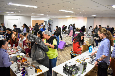 Bazar solid&aacute;rio da Santa Casa vende de celulares a roupas, parcelados no cart&atilde;o
