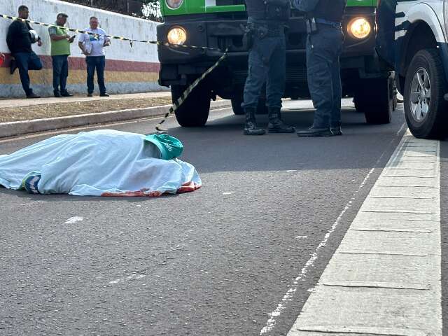 Motorista &eacute; indiciado por atropelar gari da Solurb e causar morte durante coleta