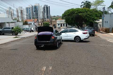 Motoristas esperam mais de 4 horas pela chegada de juizado em acidente simples