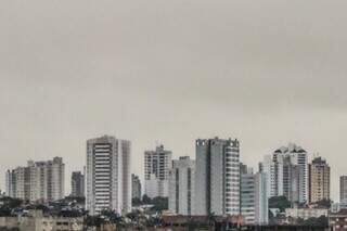 Tempo inst&aacute;vel predomina em MS com risco de ventos fortes e chuva isolada