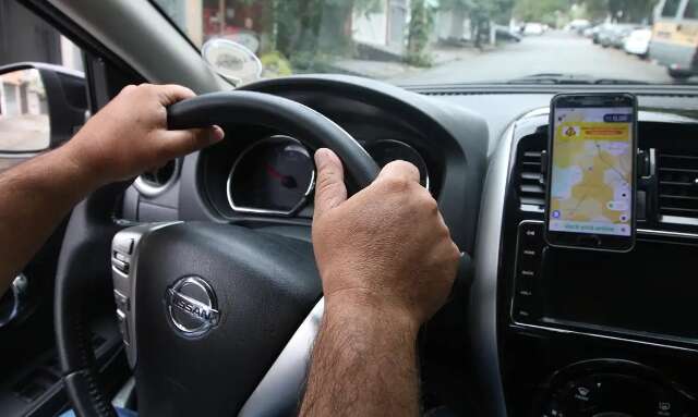 Uber deixar&aacute; de aceitar modelos populares nas categorias Comfort e Black
