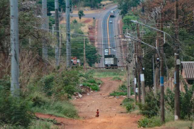 No caminho do asfalto, moradores esperam por desapropria&ccedil;&atilde;o desde 2023