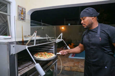 Perfumista e pizzaiolo est&atilde;o entre as 1,5 mil vagas de trabalho desta 5&ordf;