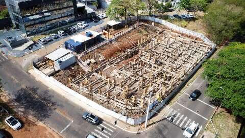 Obra da nova Depac Centro emperra em solo rochoso e entrega &eacute; adiada para 2026