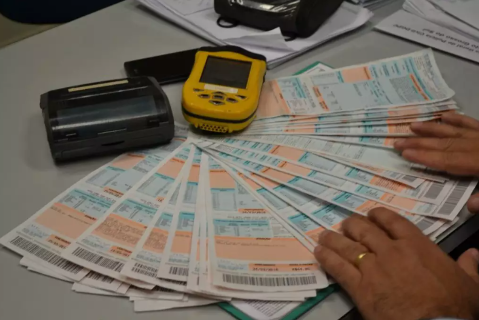 Leiturista e comerciantes s&atilde;o denunciados por fraude em contas de energia