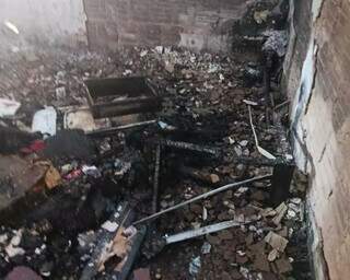 Ap&oacute;s inc&ecirc;ndio poupar somente quadro de santa, fam&iacute;lia pede ajuda para recome&ccedil;ar
