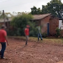 Com medo, moradores acionam a pol&iacute;cia ap&oacute;s amea&ccedil;a de fechamento de rua
