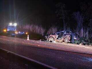 Colis&atilde;o entre carros mata representante comercial na BR-267