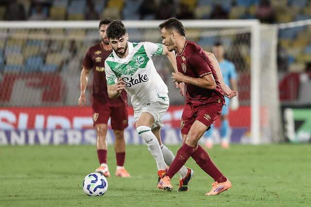 Fluminense marca no fim e garante vit&oacute;ria sobre o Juventude