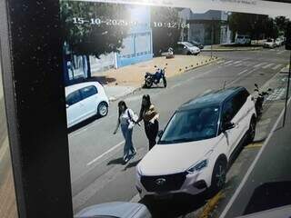 Golpe do &ldquo;vale-g&aacute;s&rdquo; se espalha e v&iacute;timas relatam visitas de falsas assistentes