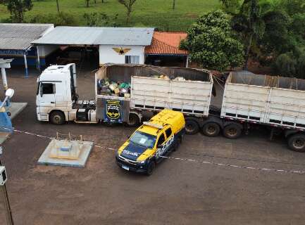 Casal &eacute; preso transportando 20 toneladas de maconha em carga de milho