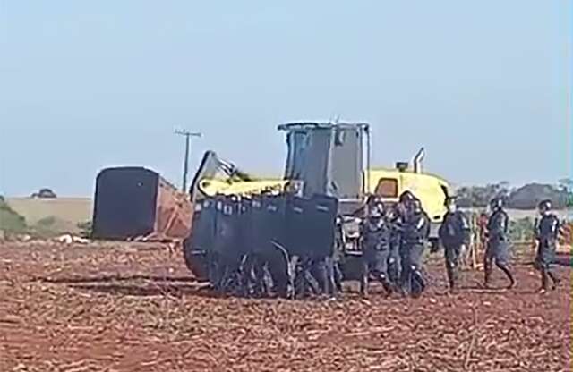 PM diz que confronto com ind&iacute;genas teve armas apreendidas e viatura danificada