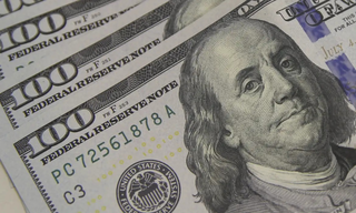 D&oacute;lar cai a R$ 5,40 com tens&atilde;o entre EUA e China e expectativa de tarifa&ccedil;o