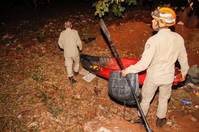 Moradores acionam bombeiros ap&oacute;s corpo ser visto no Rio Anhandu&iacute;