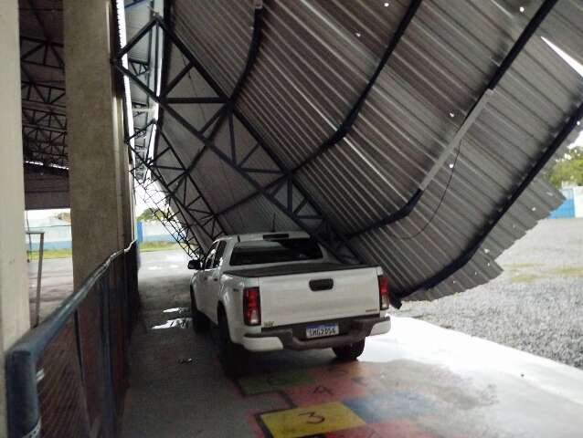 Chuva de 45,6mm provoca estragos e desabriga moradores em Corumb&aacute;