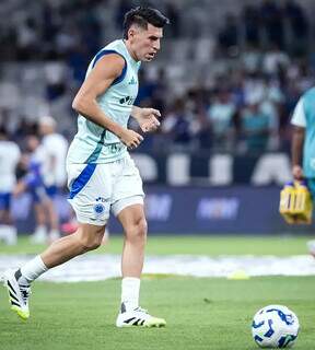 Cruzeiro vence Fortaleza e mant&eacute;m press&atilde;o sobre Palmeiras e Flamengo