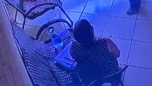 Golpe do &ldquo;vale-g&aacute;s&rdquo; se espalha e v&iacute;timas relatam visitas de falsas assistentes
