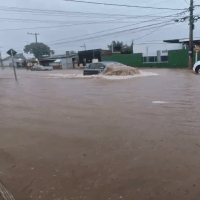 Chuva de 60 mil&iacute;metros causa alagamentos e coloca Bonito em alerta
