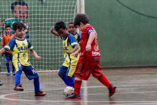 Rodada da Copa Pelezinho tem 40 gols e show das categorias de base