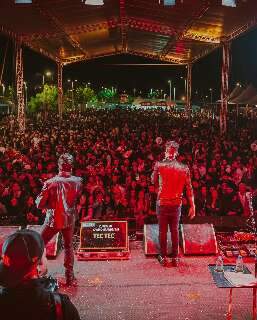 Hoje &eacute; dia de Oktobeerfest, Tributo a Pearl Jam e 1 ano de Curral