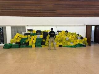 Farol queimado &ldquo;entrega&rdquo; 5,4 toneladas de maconha transportada de MS para MG