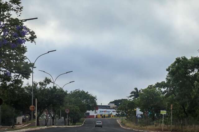 Campo Grande tem manh&atilde; fria e alerta de tempestade segue em todo MS