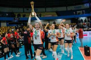 Osasco domina o jogo no Guanandizão e conquista a Supercopa Osasco domina o jogo no Guanandizão e conquista a Supercopa