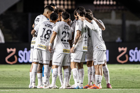 Vit&oacute;ria supera Santos em confronto direto contra o rebaixamento