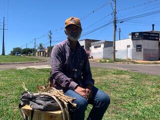 Capataz abandona lida e passa o dia vendendo lembran&ccedil;a de fazenda 