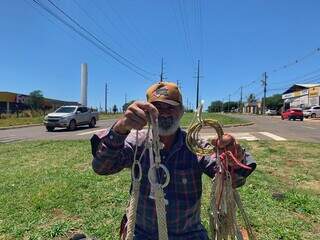 Capataz abandona lida e passa o dia vendendo lembran&ccedil;a de fazenda 