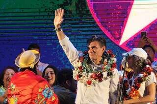 Paz é eleito presidente da Bolívia e encerra 20 anos de domínio da esquerda Paz é eleito presidente da Bolívia e encerra 20 anos de domínio da esquerda