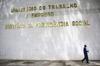 Minist&eacute;rio do Trabalho cancela registros de 82 sindicatos em MS