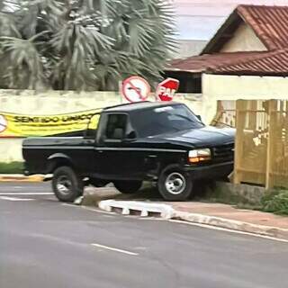 Herança de família: F-1000 é levada de oficina e achada destruída em vegetação Herança de família: F-1000 é levada de oficina e achada destruída em vegetação