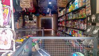 Comerciantes fazem renda &quot;nascer&quot; na garagem de casa para driblar aluguel