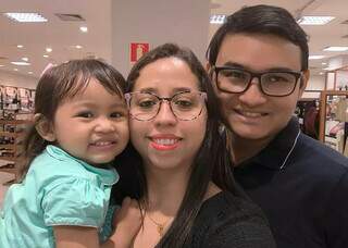 De saco cheio de m&uacute;sicas repetidas, casal cria desenho para filha cantar
