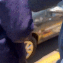 Brasileiro &eacute; executado em estacionamento de shopping de importados na fronteira