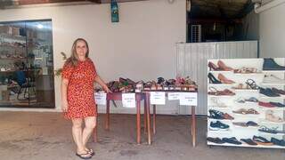 Comerciantes fazem renda &quot;nascer&quot; na garagem de casa para driblar aluguel