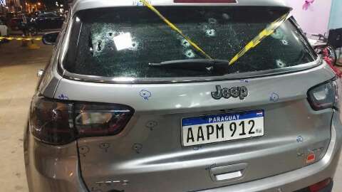 Carro de v&iacute;tima de tiroteio na fronteira recebeu cerca de 40 disparos