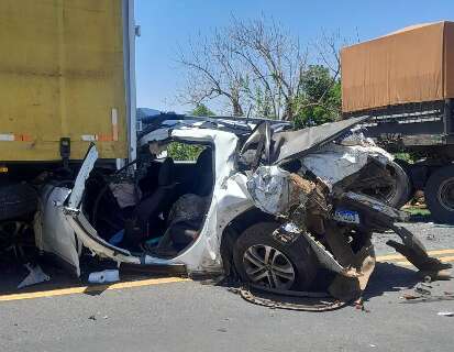 Mulher morre em acidente envolvendo quatro ve&iacute;culos na BR-163